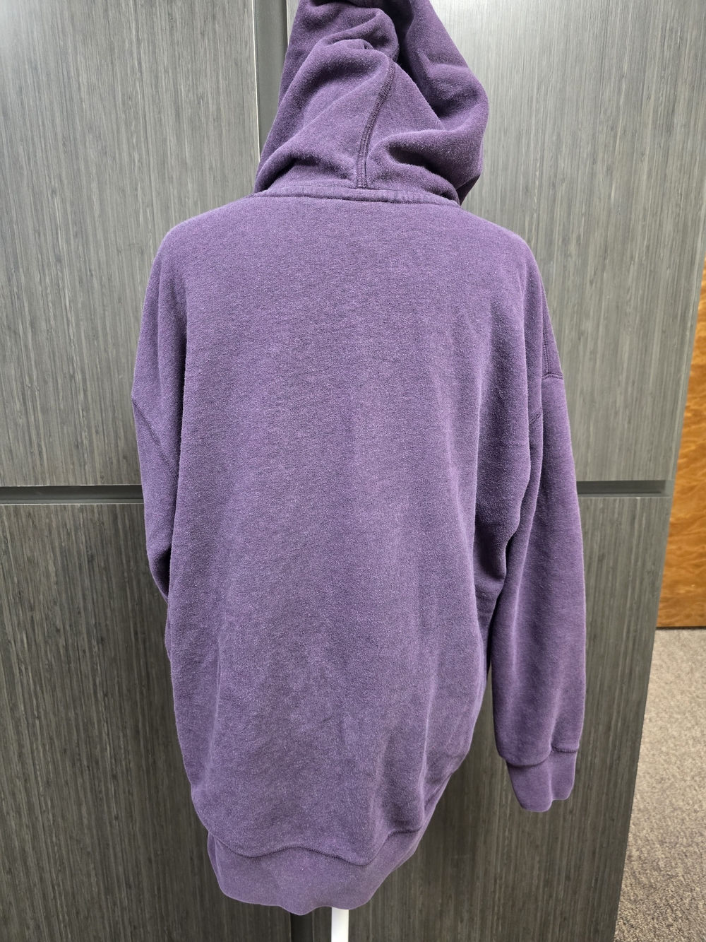 Nike Purple Oversized Pullover Hoodie Women's Medium Pink Graphic Sleeve Fleece - Picture 2 of 3